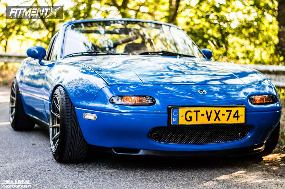 1993 Mazda MX-5 Miata with 15x8.25 XXR 527 and Toyo Tires 195x50