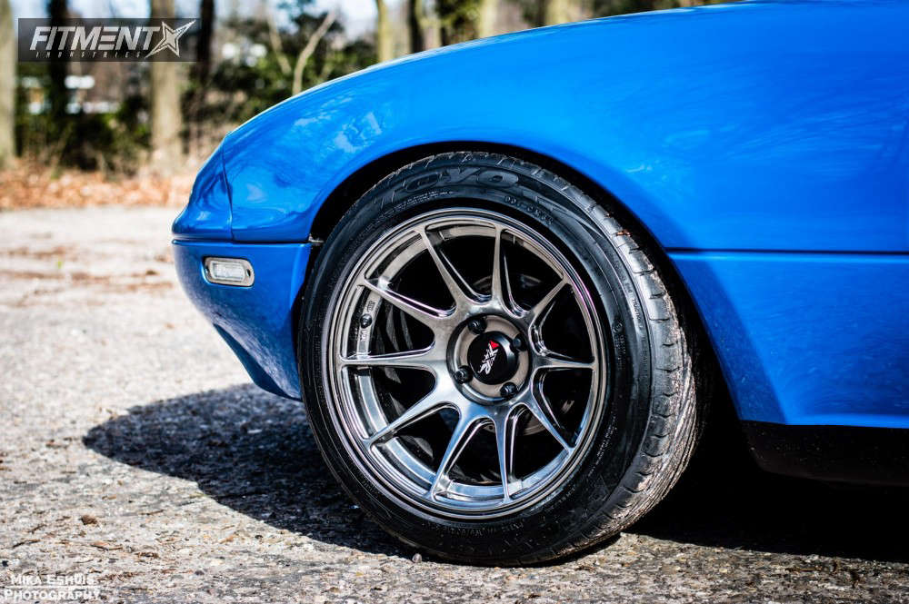 1993 Mazda MX-5 Miata with 15x8.25 XXR 527 and Toyo Tires 195x50