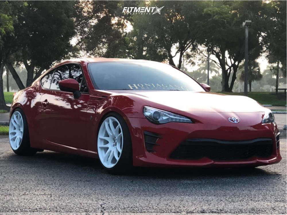 2017 Toyota 86 Base with 18x9.5 ESR Sr08 and Michelin 225x40 on