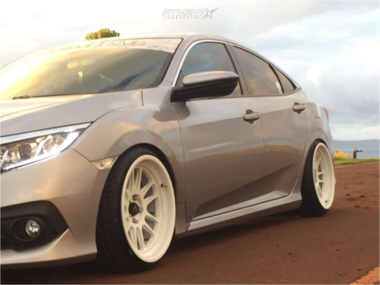 2017 Honda Civic EX-T with 18x9.5 Cosmis Racing XT-206R and