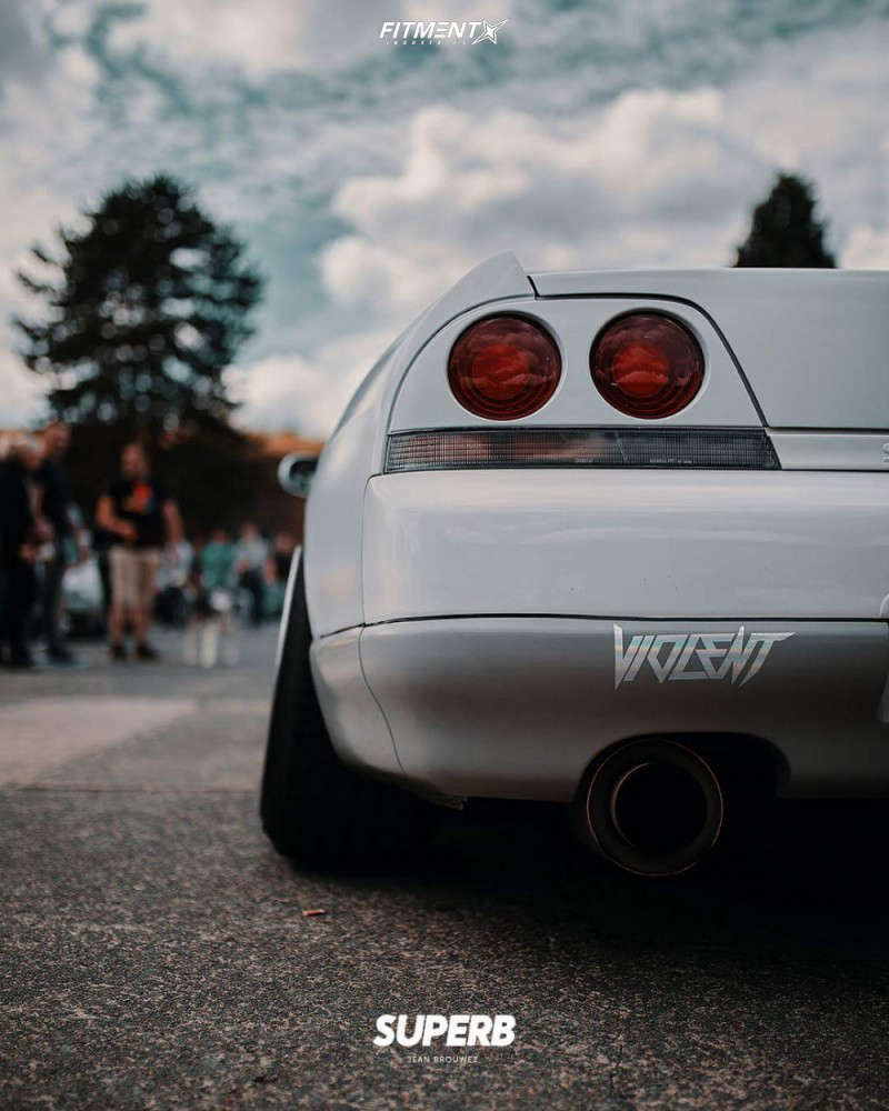 1997 Nissan Skyline GTS25T with 18x9.5 Blitz Technospeed Z2 and