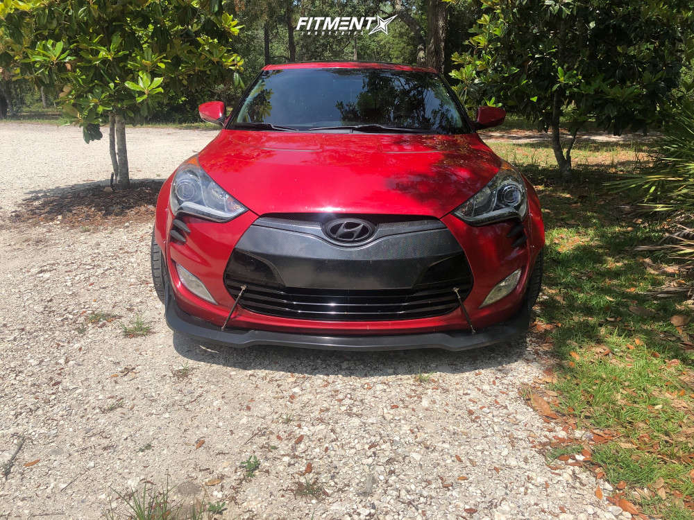 2013 Hyundai Veloster Base with 18x10 F14 and Delinte 255x35