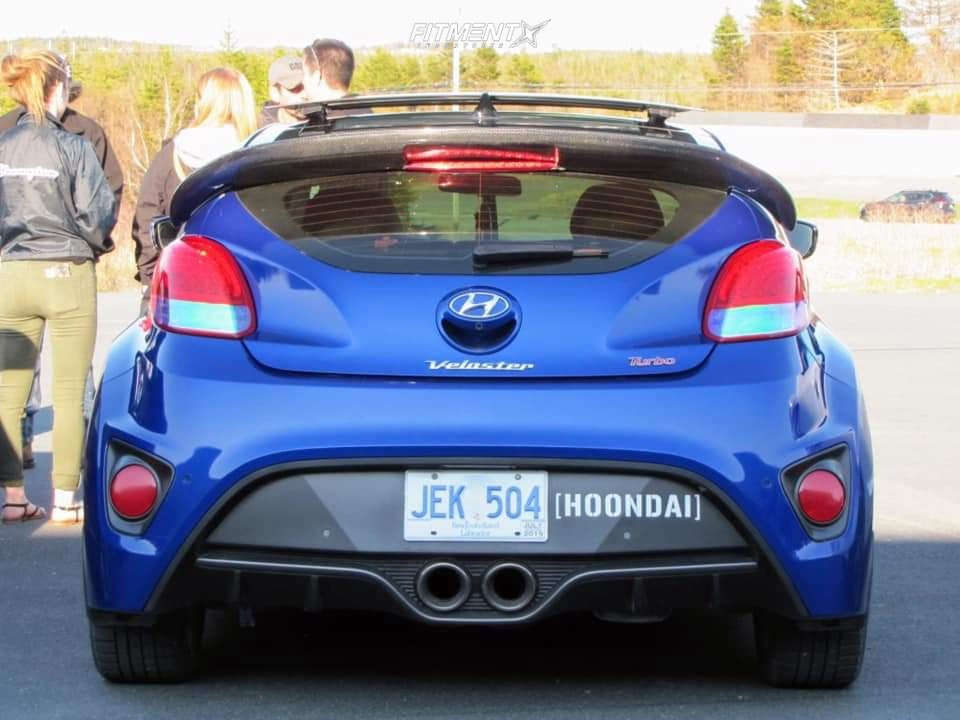 2013 Hyundai Veloster Turbo with 18x8 Touren 3260 and Continental 215x45 on Stock Suspension