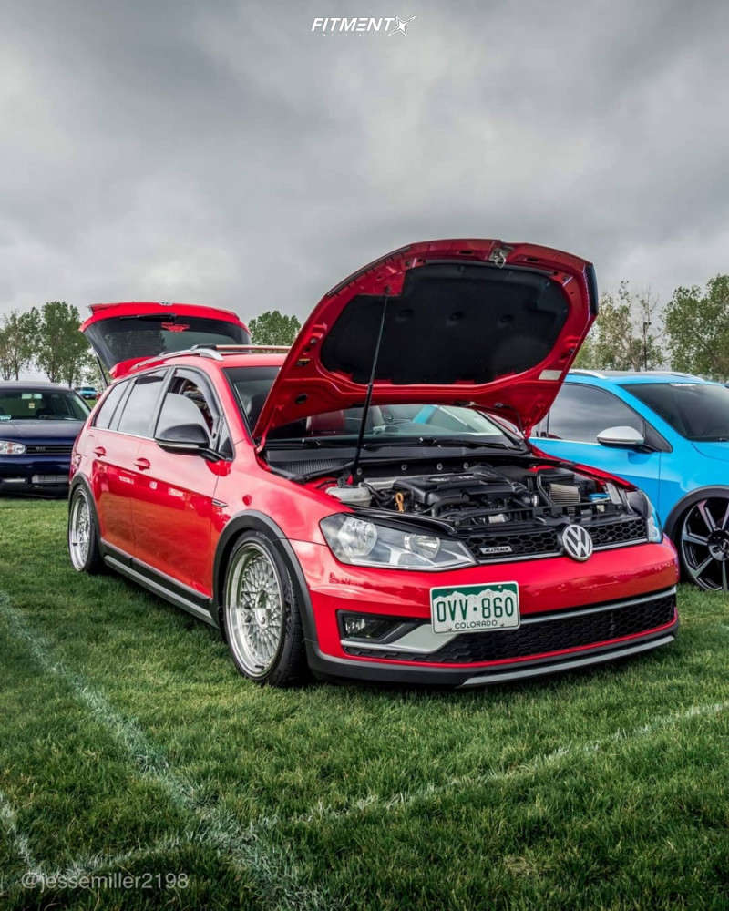 2017 Volkswagen Golf Alltrack S with 18x9 Avant Garde M220 and Kumho