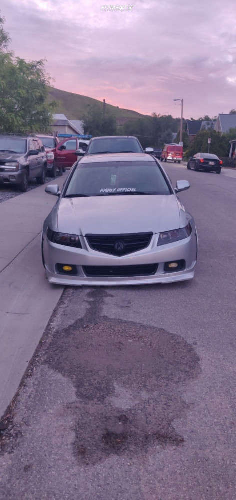2005 Acura TSX Base with 18x9.5 Varrstoen Es2 and Toyo Tires