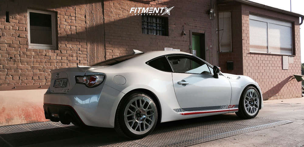Stock 86 Rims 2016 Toyota 86 Base with 18x7.5 HD Gear and Hankook 235x40 on Stock ...