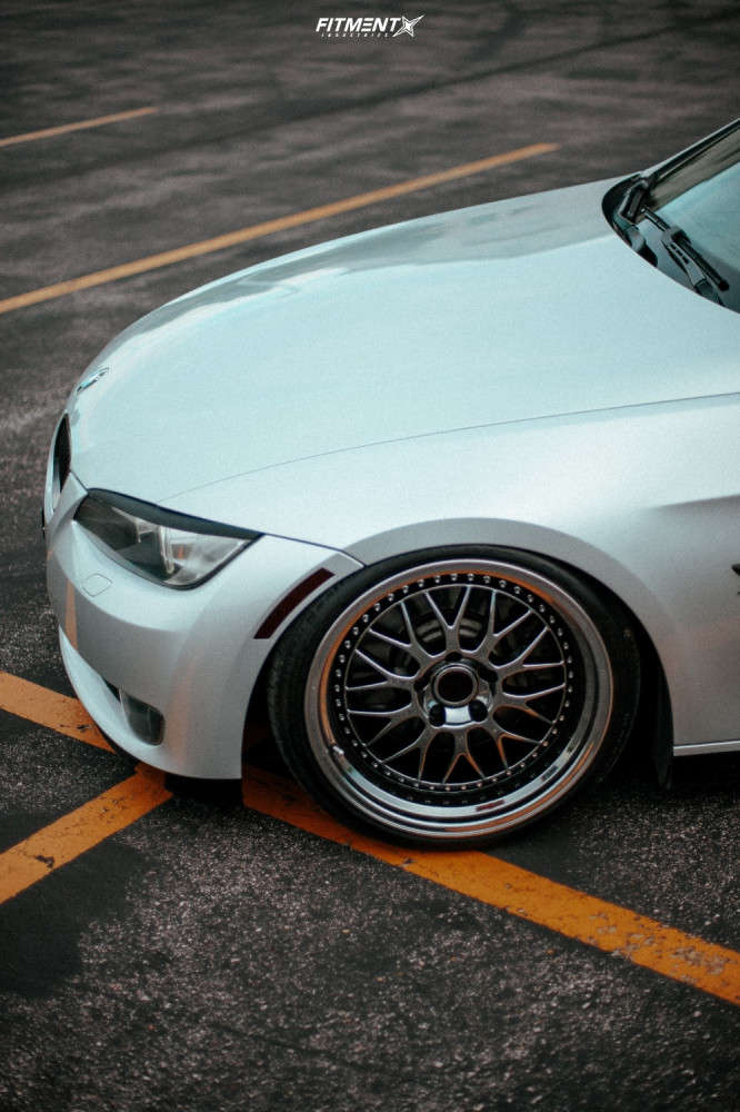 2009 BMW 335i XDrive Base with 19x9.5 ESR Sr01 and General 235x35 on ...