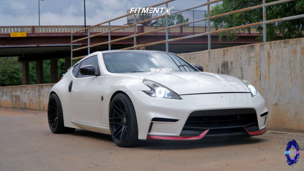 2009 Nissan 370Z Base with 19x10 F14 and Hankook 255x35 on