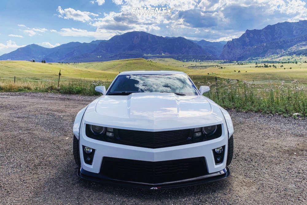 2011 Chevrolet Camaro SS with 20x9.5 Cosmis Racing XT-006R and ...