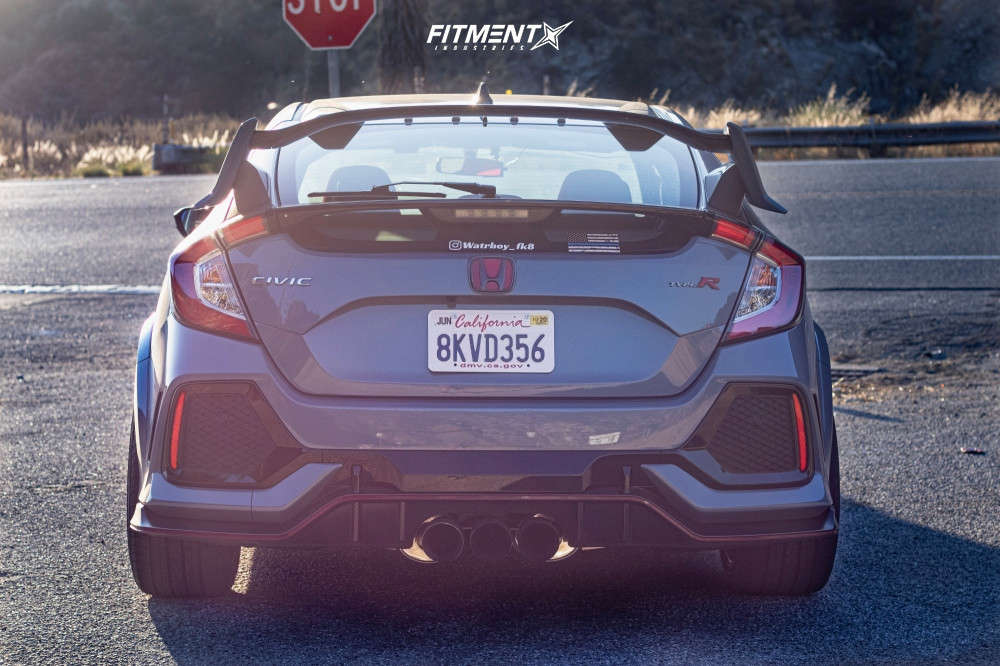 2019 Honda Civic Type R with 18x9.5 Advan Racing Rz-df and Dunlop ...
