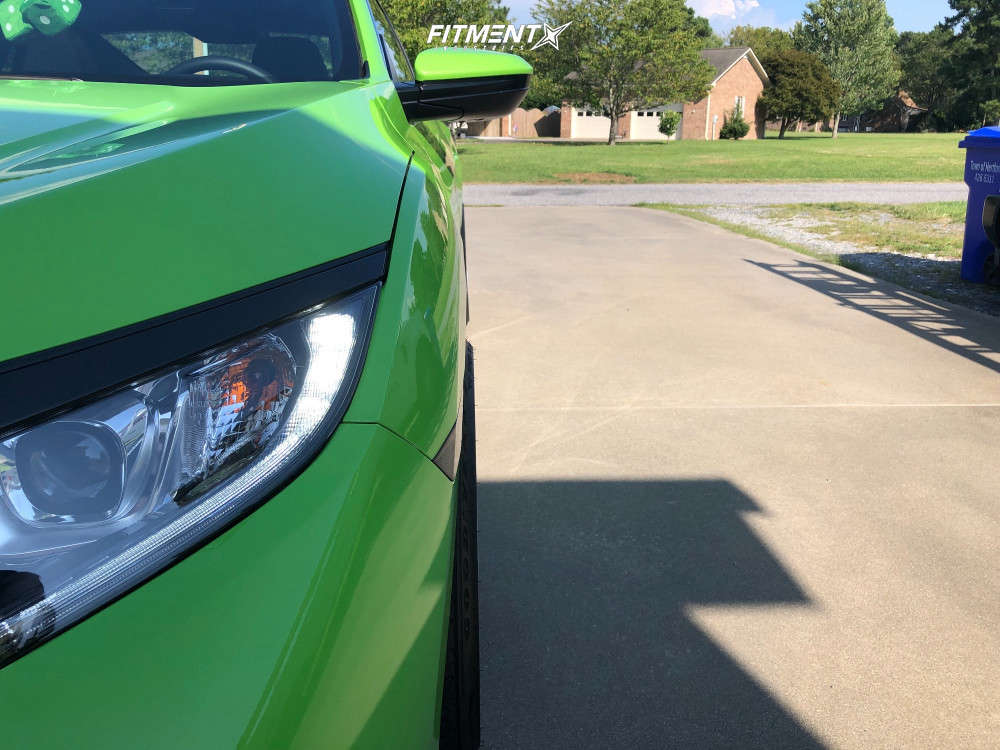 2018 Honda Civic Si with 18x9.5 Motegi Mr135 and Goodyear 235x40 on ...