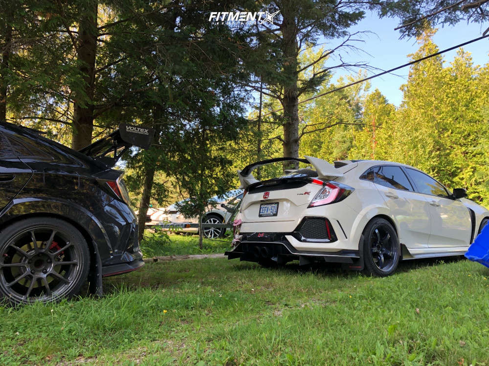 2017 Honda Civic Type R with 18x9.5 Volk Gramlights and Antares 265x35 ...