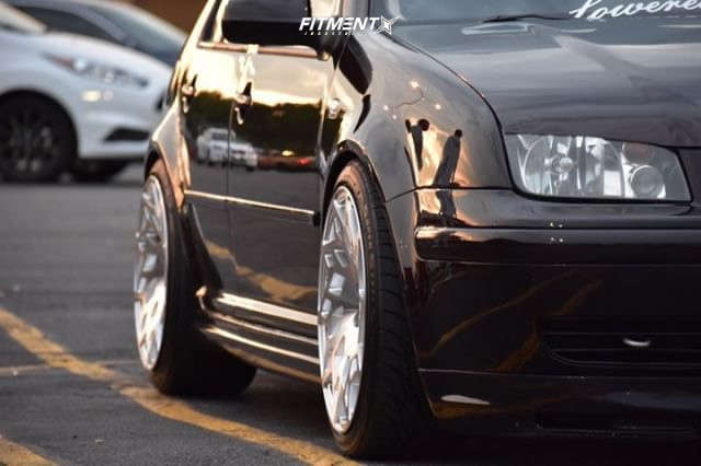 2001 Volkswagen Jetta GLX with 18x8.5 WatercooledIND Md1 and