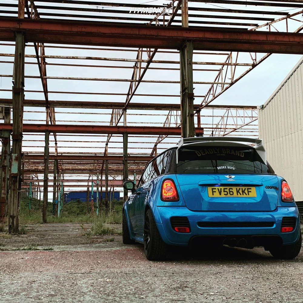 2007 Mini Cooper S with 16x8 Japan Racing Jr11 and Toyo Tires 195x50 on ...