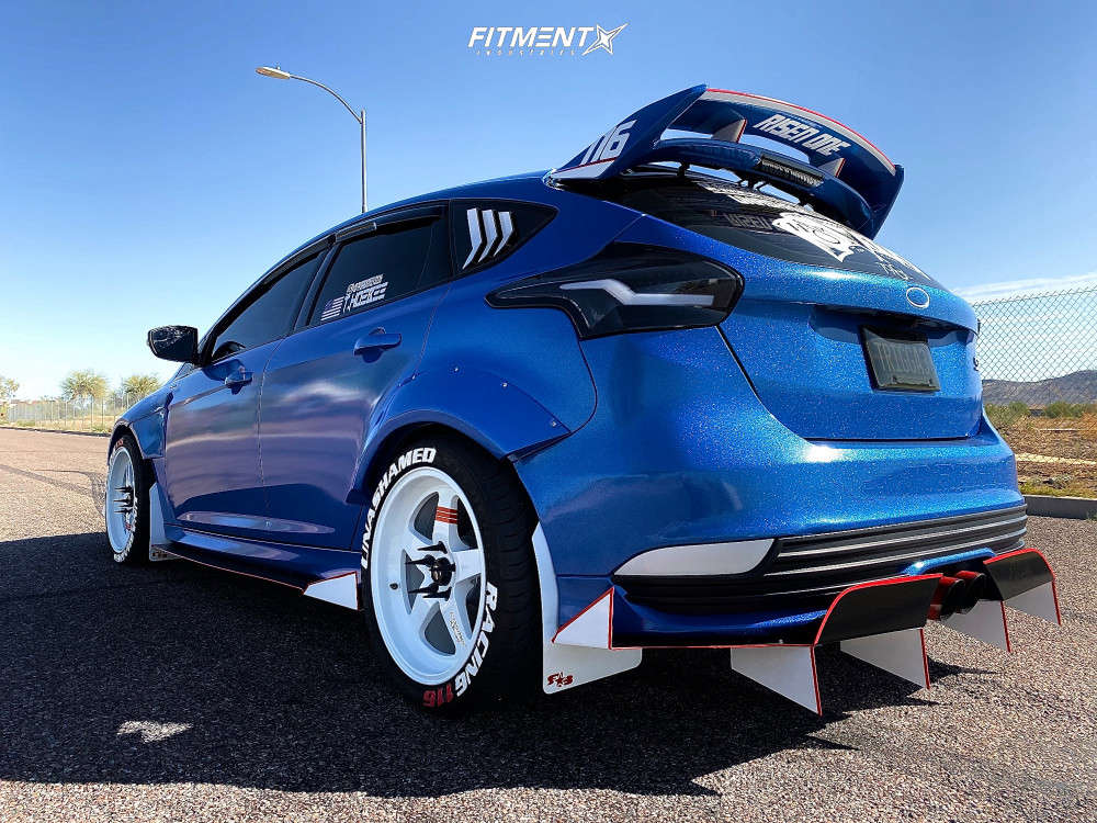 Ford Focus St Blue With White Wheels