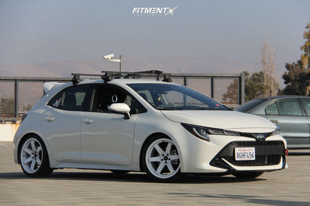 2019 Toyota Corolla XSE with 18x8.5 JNC JNC014 and Nankang 225x40