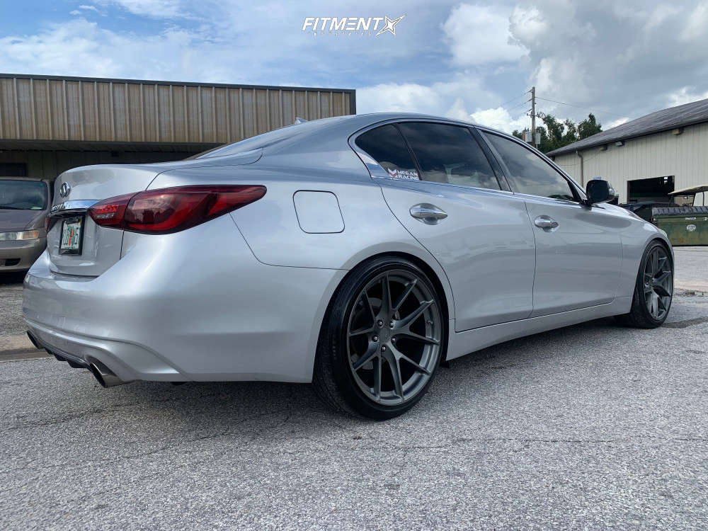 2018 INFINITI Q50 Luxe with 20x9 Aodhan Ls007 and