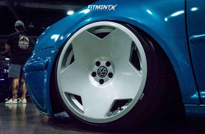 2000 Volkswagen Jetta GLX with 18x9.5 VSP Type2 and Nankang 205x40  