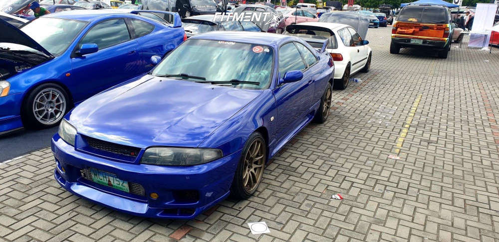 1996 Nissan Skyline R33 Base with 18x9.5 Work Emotion Cr Kiwami and ...