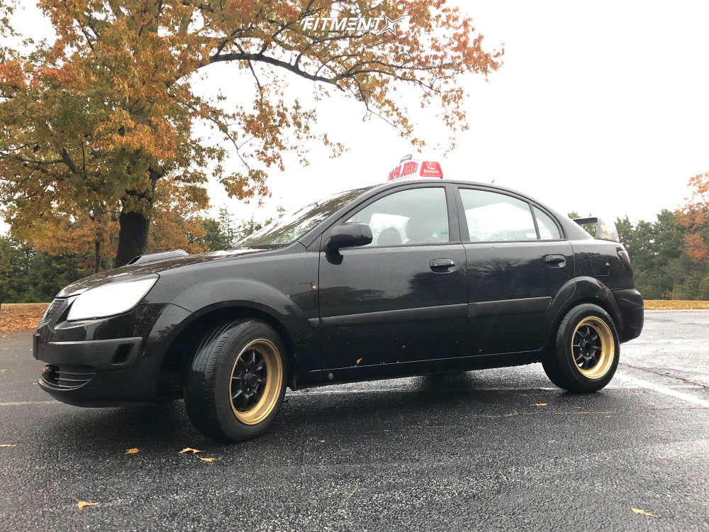 2009 Kia Rio SX with 15x7.5 STR 504 and Dextero 195x65 on Stock