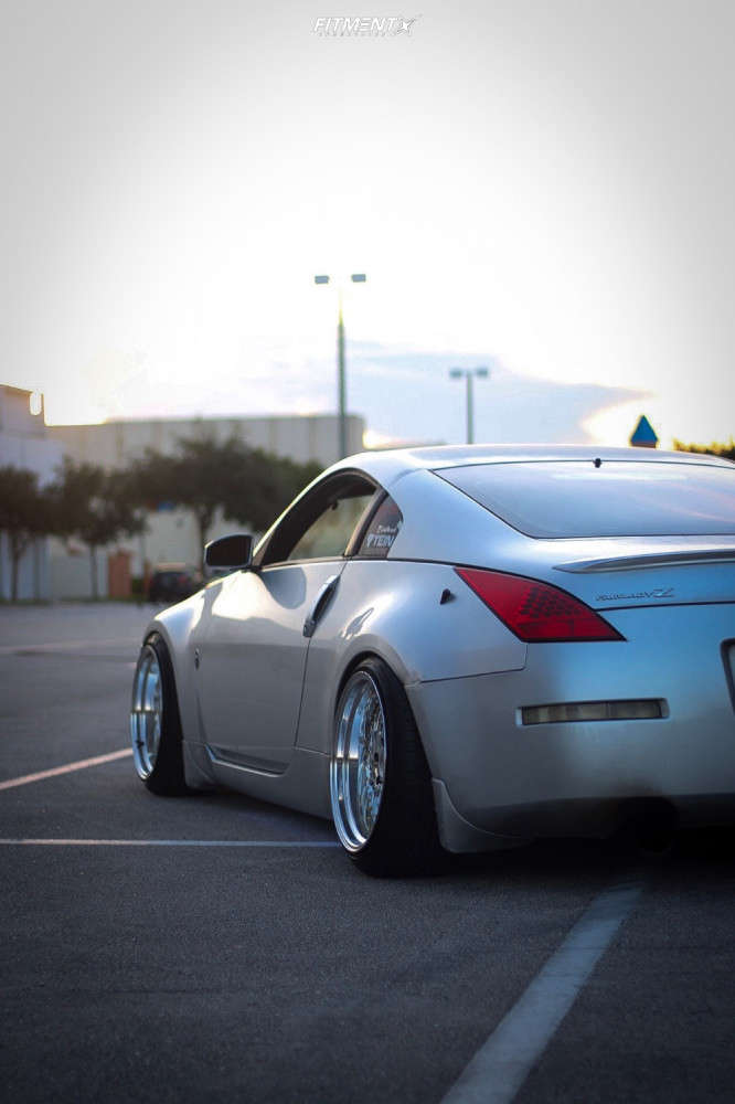2004 Nissan 350Z Touring with 18x10.5 Aodhan Ds03 and Achilles