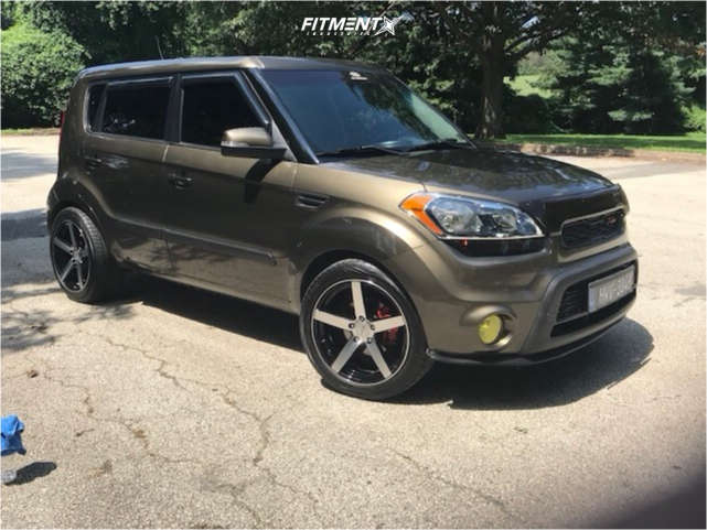 2013 Kia Soul ! with 18x8.5 Versus Vs541 and Achilles 205x45 on