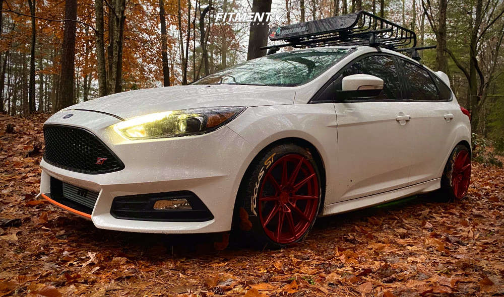 2016 Ford Focus ST with 18x8.5 XXR 567 and Nankang 215x40 on Stock