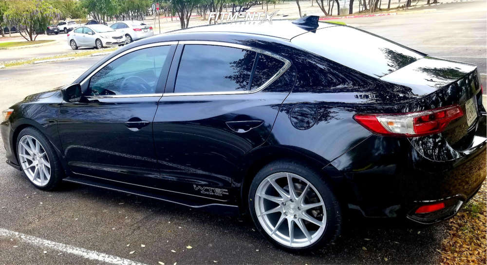 ariss様(9/16)補強なし 2016 Acura ILX Base with 18x8.5 Aodhan Ah09 and Federal 225x40 on