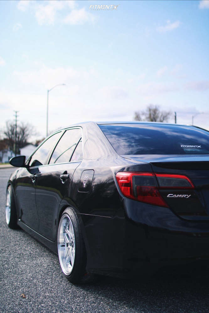 2013 Toyota Camry SE with 18x9.5 ESR CS15 and Federal 225x40 on ...