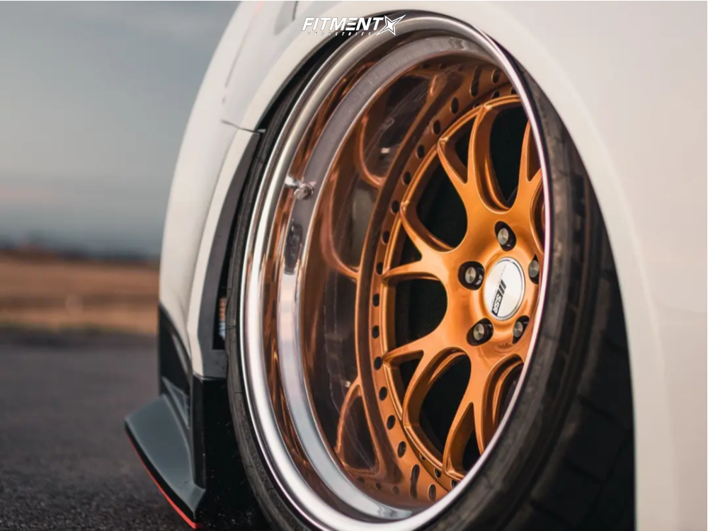 1370468-10-2015-gt-r-nissan-