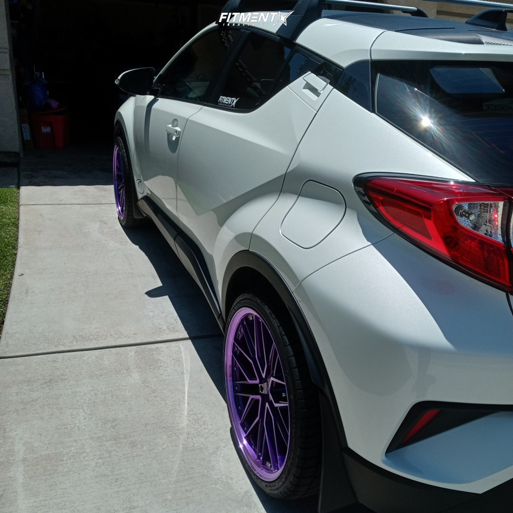 1681474-10-2020-c-hr-toyota-le