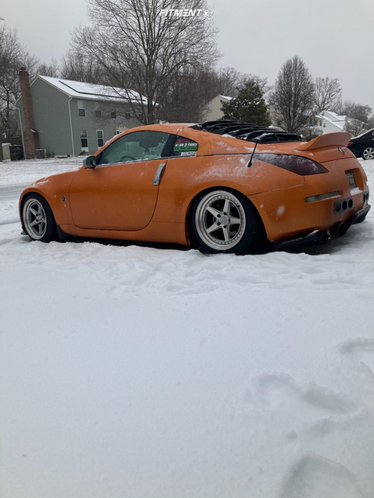 2005 Nissan 350Z Enthusiast with 18x9.5 Aodhan Ds05 and Achilles