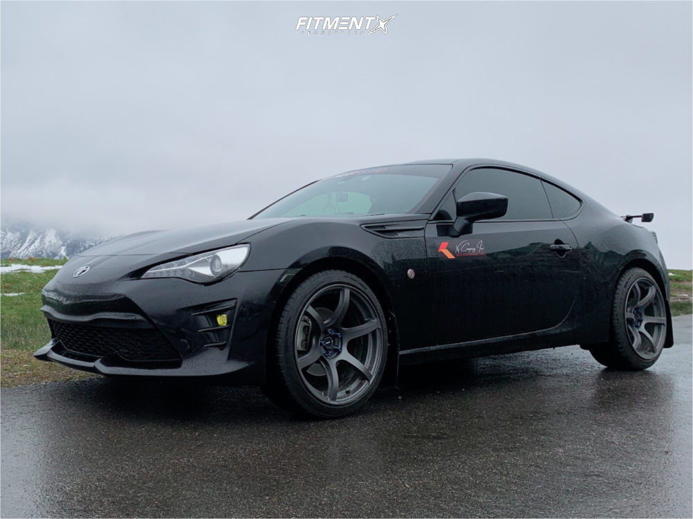 2018 Toyota 86 GT with 18x9.5 Gram Lights 57C6 and Cooper 235x40