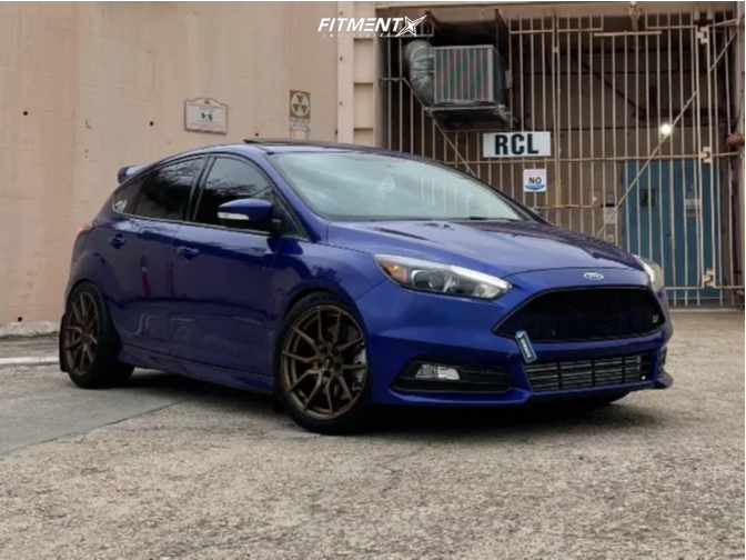 1728798-1-2015-focus-ford-st-