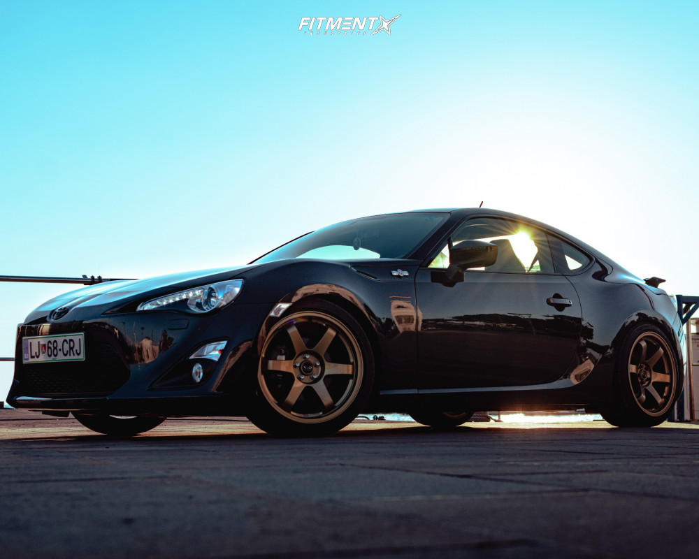 2013 Toyota 86 Base with 18x8.5 Rota Grid and Bridgestone 225x40