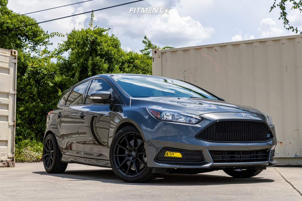 1811875-1-2018-focus-ford-st-