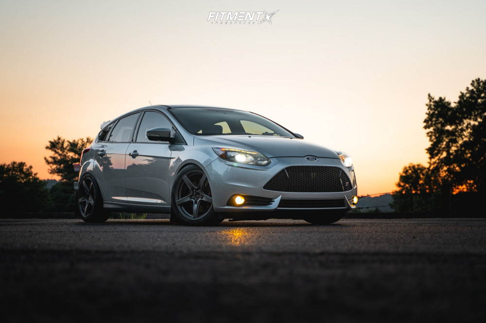 1813967-1-2014-focus-ford-st-