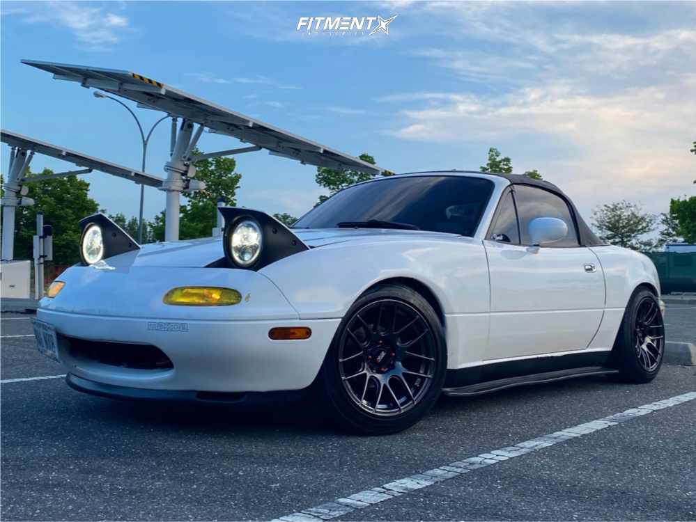 ミナトヤ 1999 Mazda MX-5 Miata with 15x8 5 Work Emotion Cr Kiwami and 195