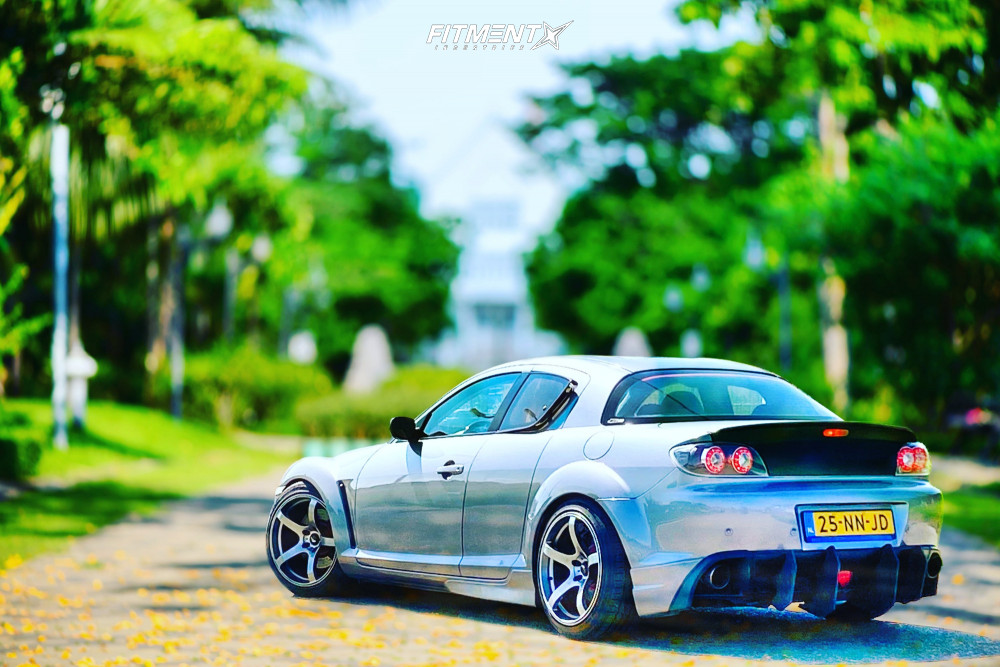 2004 Mazda RX-8 Base with 18x9.5 Japan Racing Jr32 and Nexen