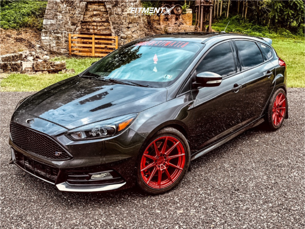 1853846-1-2015-focus-ford-st-