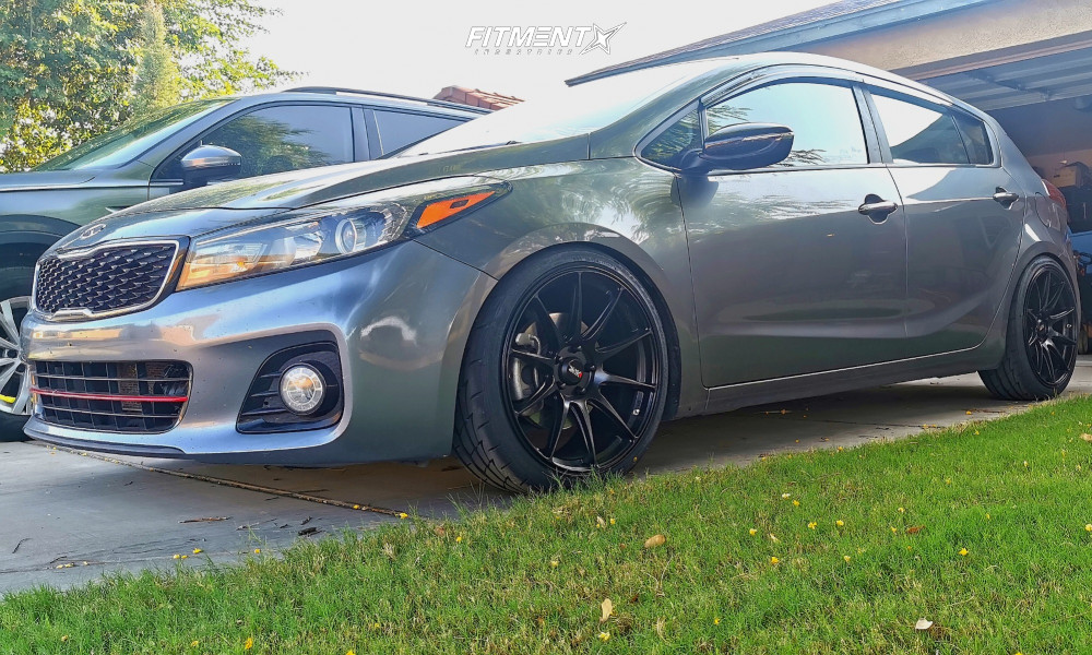 1873777-14-2018-forte5-kia-sx-