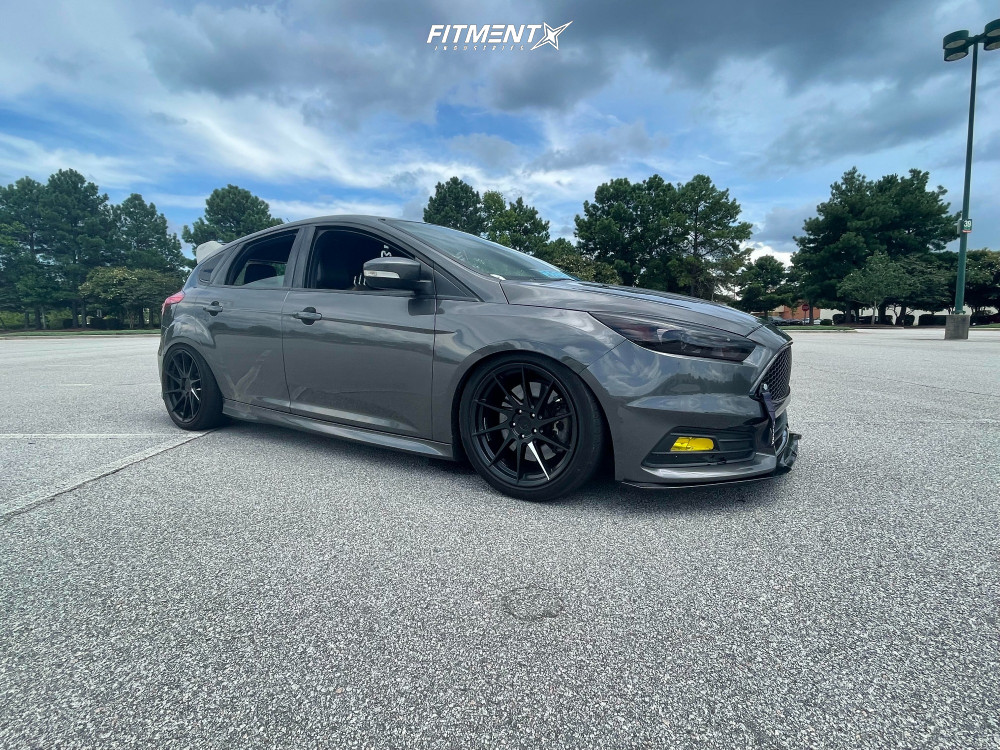 ST様 2005 Ford Focus ZX4 ST Sedan 4D Price, Listings & Reviews | Kelley