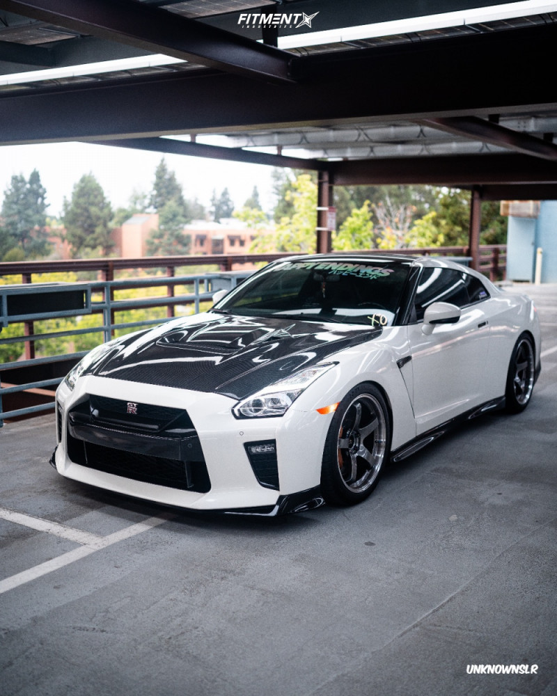 2020 Nissan GT-R Premium with 20x9.5 Advan Racing GT and Michelin
