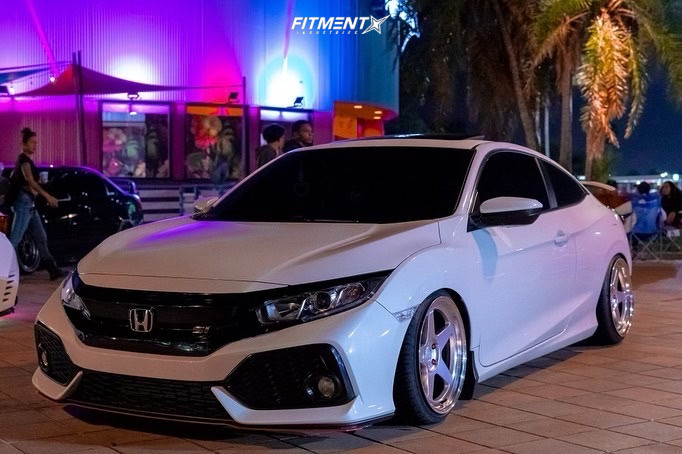 2019 Honda Civic Si on BC Racing coilovers with hyper silver Kansei KNP wheels