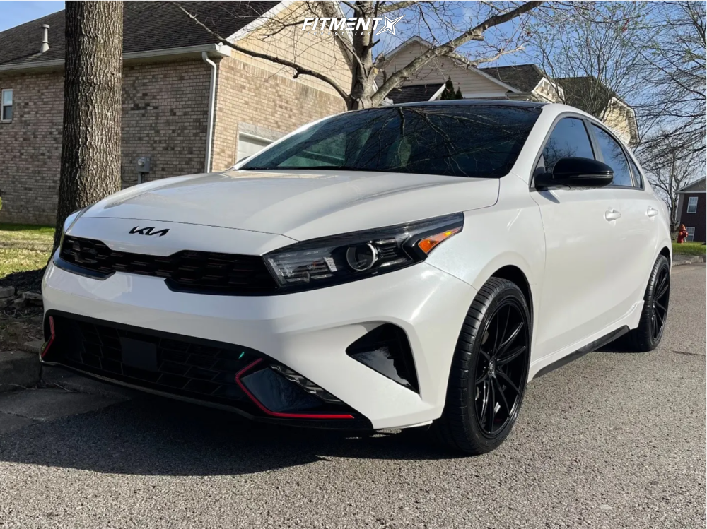 2017509-1-2022-forte-kia-gt-