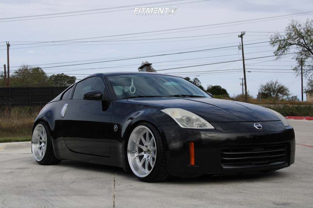 2006 Nissan 350Z Base with 19x11 Aodhan Ds07 and Ohtsu 265x30 on