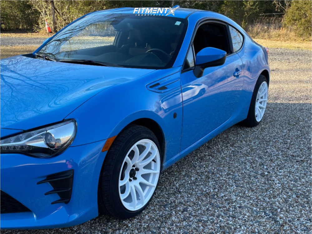 2019 Toyota 86 Base with 17x9 Vors Tr4 and Vercelli 215x45 on