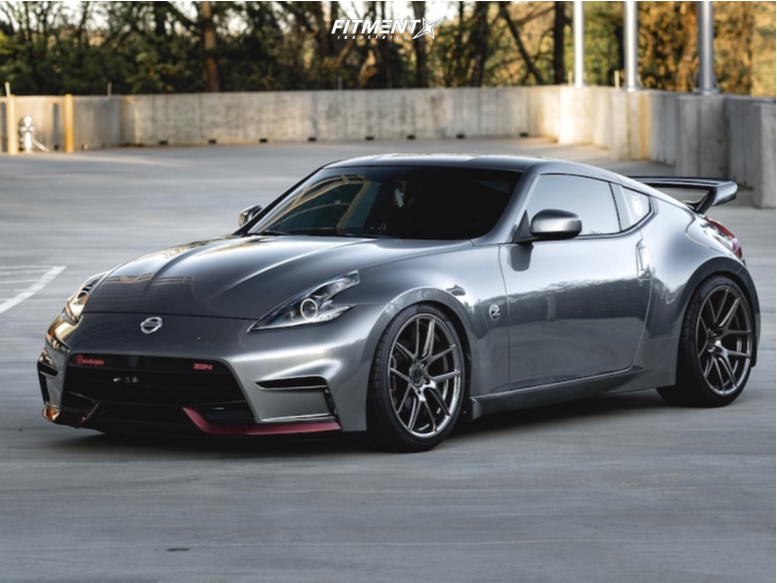 2088921-1-2013-370z-nissan-