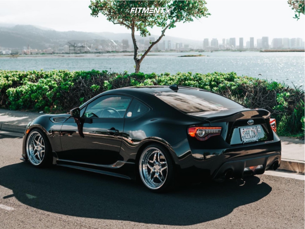 SUBARU BRZ GT500カーボンシャーシ & YOKOMOホイール SUBARU BRZ GT500カーボンシャーシ & YOKOMOホイール SUBARU BRZ GT500