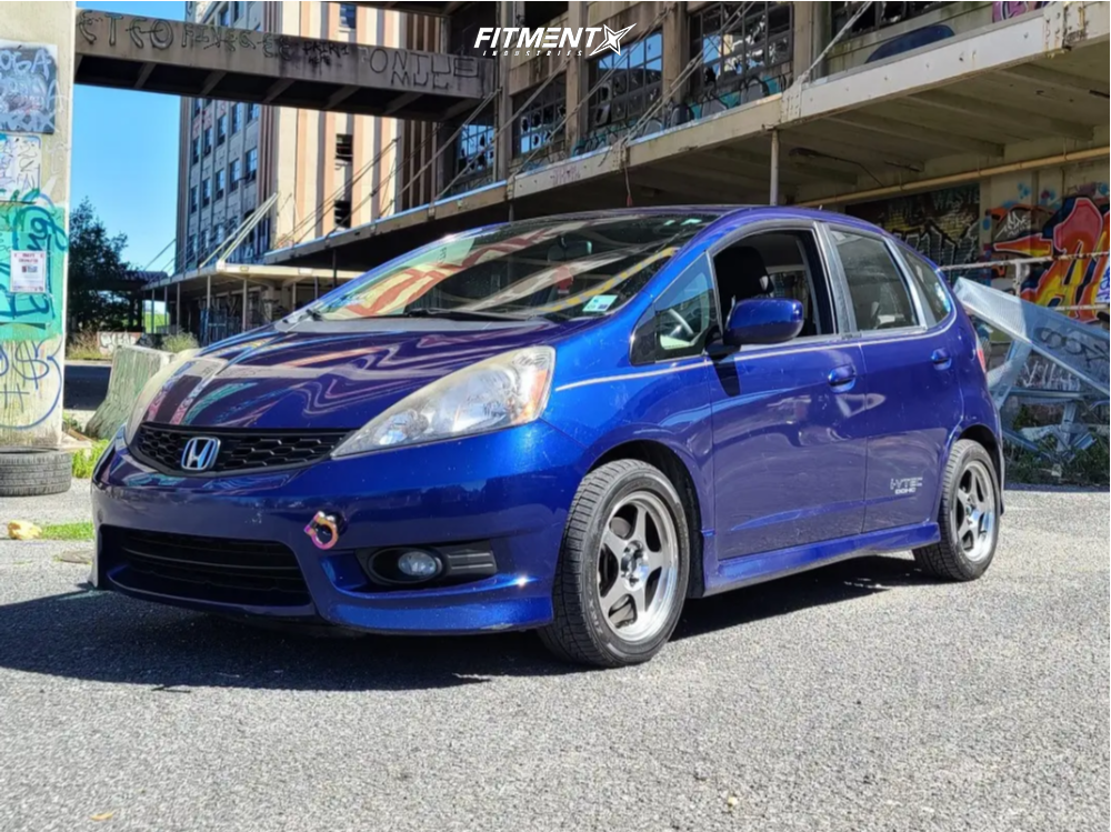 フィット 2013 Honda Fit Sport with 15x6.5 AVID1 AV8 and Falken 195x55 on